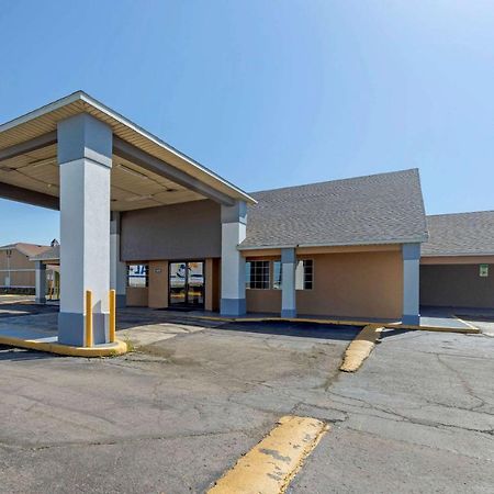 Econo Lodge Pryor Creek Exteriör bild