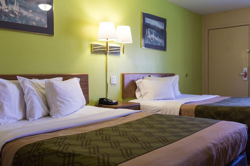 Econo Lodge Pryor Creek Exteriör bild