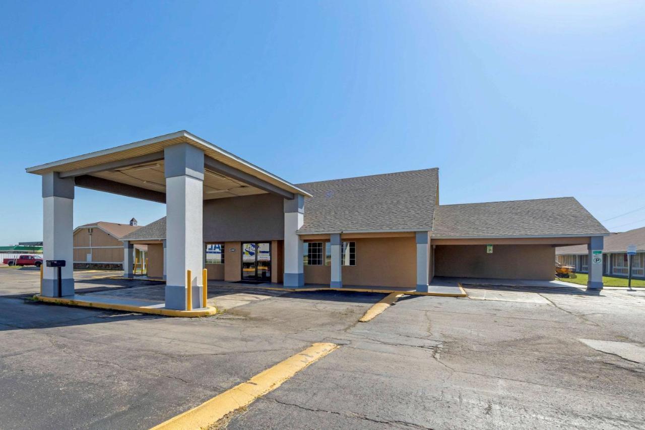 Econo Lodge Pryor Creek Exteriör bild