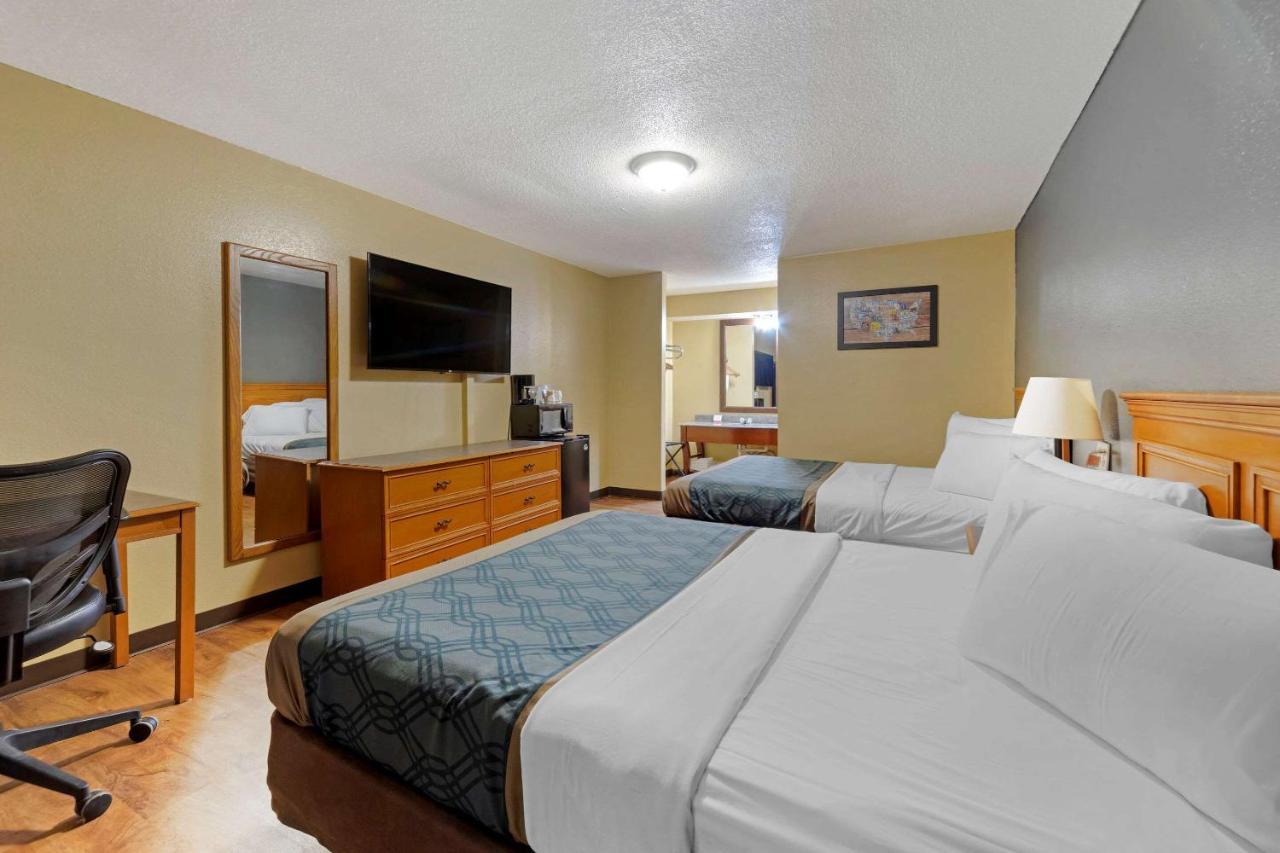 Econo Lodge Pryor Creek Exteriör bild
