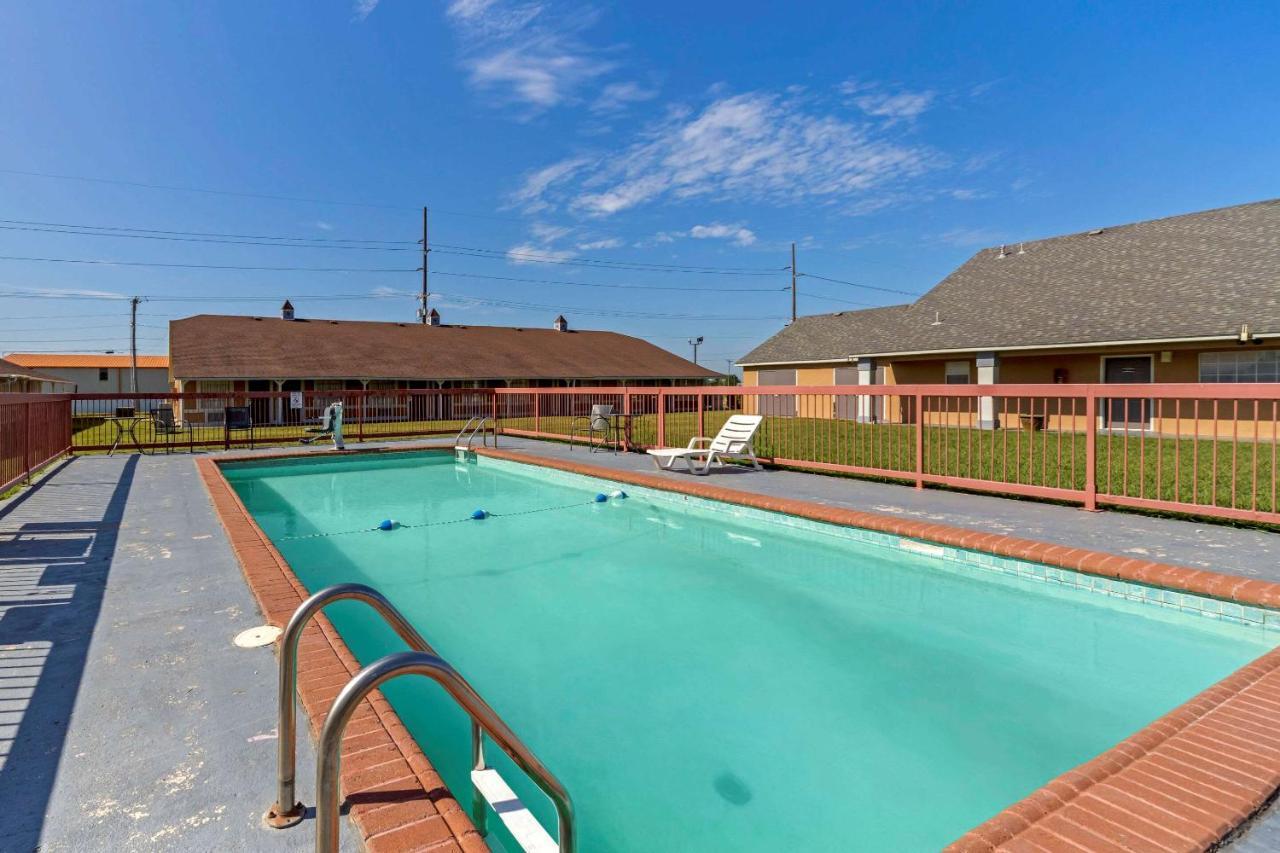Econo Lodge Pryor Creek Exteriör bild