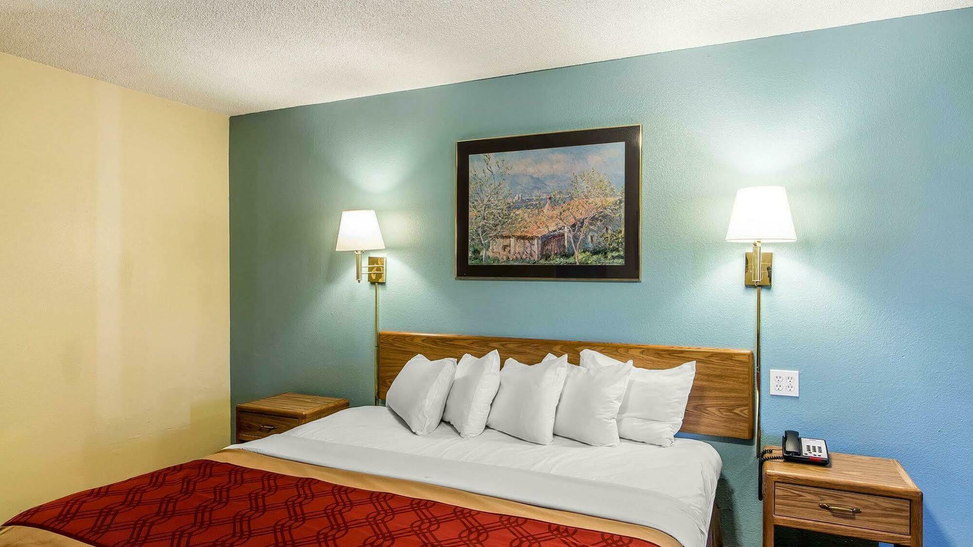 Econo Lodge Pryor Creek Exteriör bild