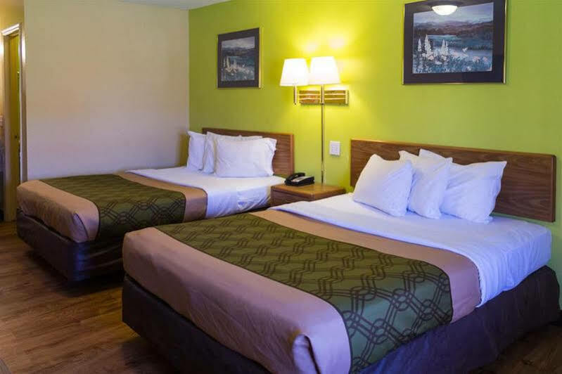 Econo Lodge Pryor Creek Exteriör bild
