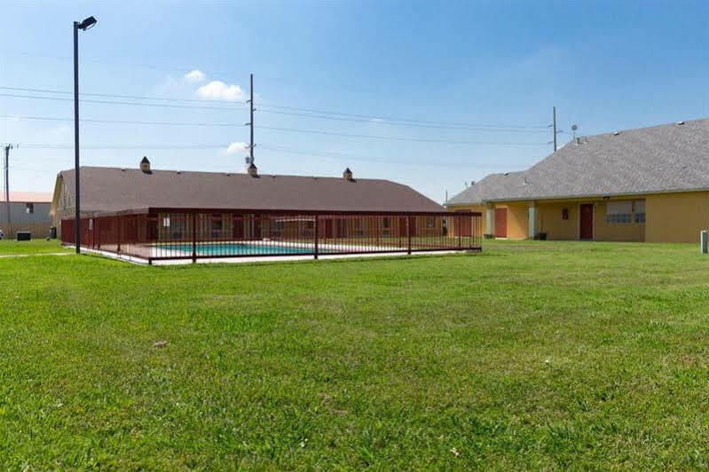 Econo Lodge Pryor Creek Exteriör bild