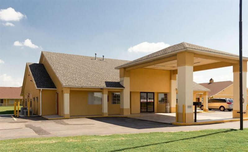 Econo Lodge Pryor Creek Exteriör bild